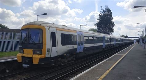 Passengers "wee in cups" after Southeastern train stranded - Murky Depths