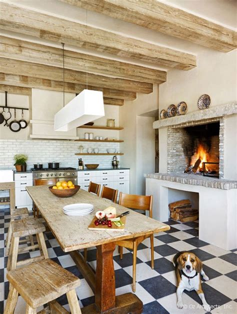 Desert Farmhouse With Warm Traditional And Rustic Interiors - DigsDigs