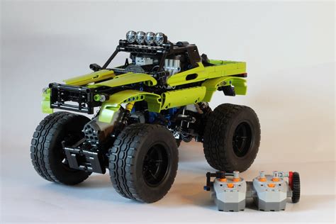 LEGO Technic Monster Truck 'Hulk' (MOC) | Monster trucks, Lego technic ...