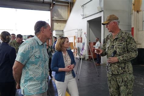 DVIDS - Images - Deputy Secretary of Defense Kathleen Hicks visits Pearl Harbor Naval Shipyard ...