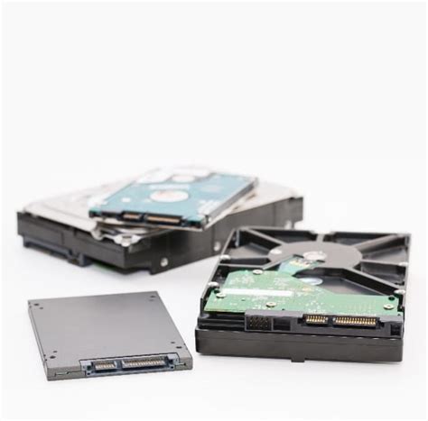 SSD vs HDD: Unleashing the Power of Flash Memory | Accelerated Memory Production