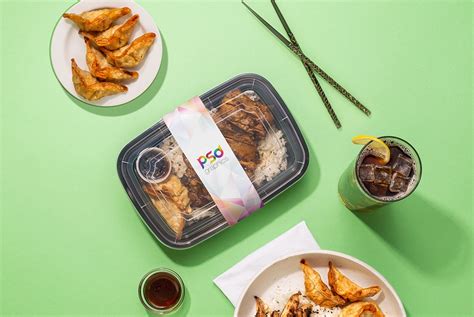 Plastic Food Box Packaging Mockup | PSD Graphics