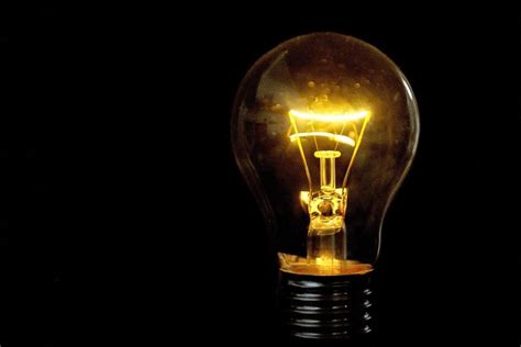 Le 21 octobre 1879, Thomas Edison a inventé l'ampoule électrique