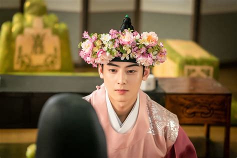 K-Drama Review: "Rookie Historian Goo Hae Ryung" Glides To Endearing ...