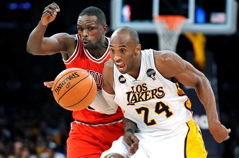 Kobe Bryant confirms he wanted trade in 2007 to the Chicago Bulls - LA ...