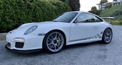 Treat Yourself To The Last Porsche 911 GT3 RS With A Six-Speed Manual | Carscoops