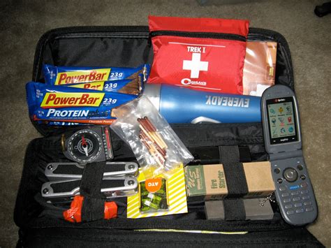 Emergency Car Survival Kit : 6 Steps (with Pictures) - Instructables