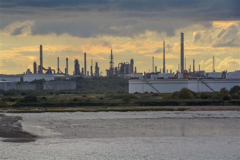 Fawley : Oil Refinery © Lewis Clarke :: Geograph Britain and Ireland