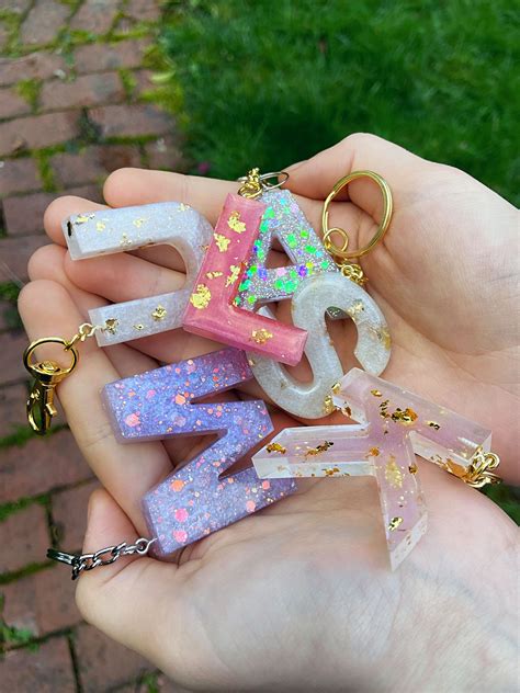 Custom Sparkly Resin Initial Keychains | Etsy in 2021 | Resin jewelry diy, Resin crafts, Diy ...