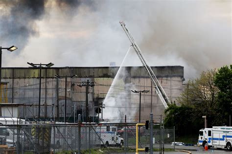 Body discovered in debris of New Jersey Waste Management blaze seen from Staten Island: Report ...