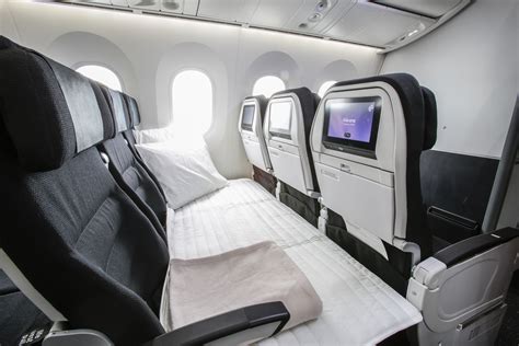 Look Inside the Awesome New Air New Zealand B787-9 Cabin - Point Me to ...