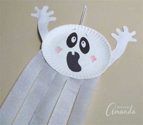 Paper Plate Ghost Craft - a fun Halloween craft for the kids to make