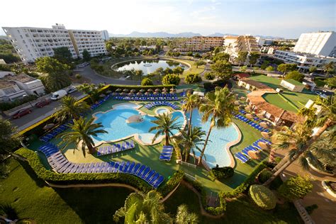 Alcudia Beach Aparthotel in Alcudia, Majorca | Holidays from £179pp | loveholidays