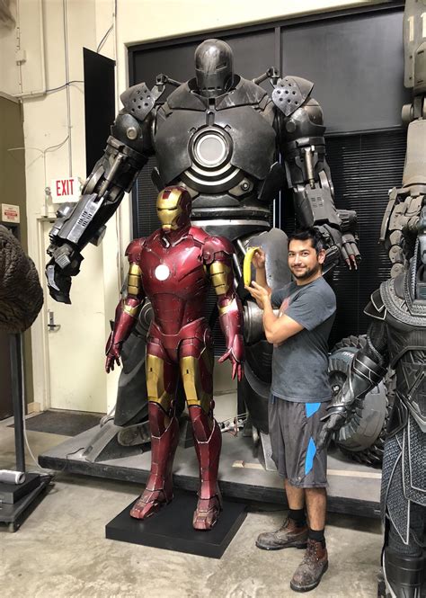 Iron Monger and Iron Man, with a banana for scale : r/marvelstudios