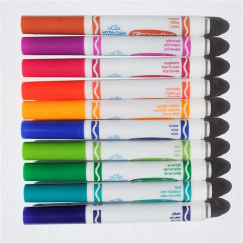 Crayola Ultra-Clean Washable Markers Color MAX: What's Inside the Box ...