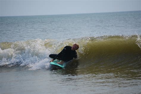 Corolla Lighthouse Surf Forecast and Surf Reports (Carolina North, USA)