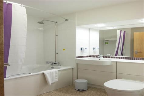 Premier Inn Manchester - Salford Quays | Manchester 2020 UPDATED DEALS, HD Photos & Reviews