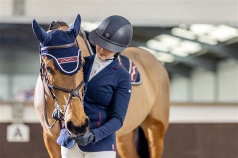 Choosing a right riding helmet: With size chart I ehorses magazine