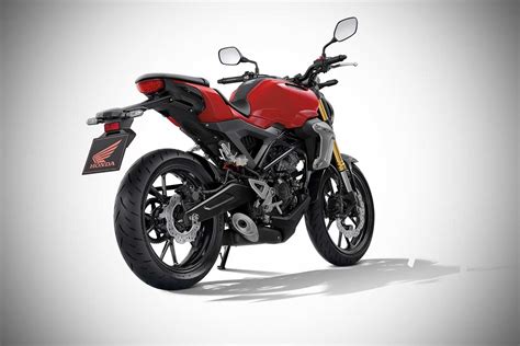 2017 honda cb150r exmotion millennium red rear | AUTOBICS