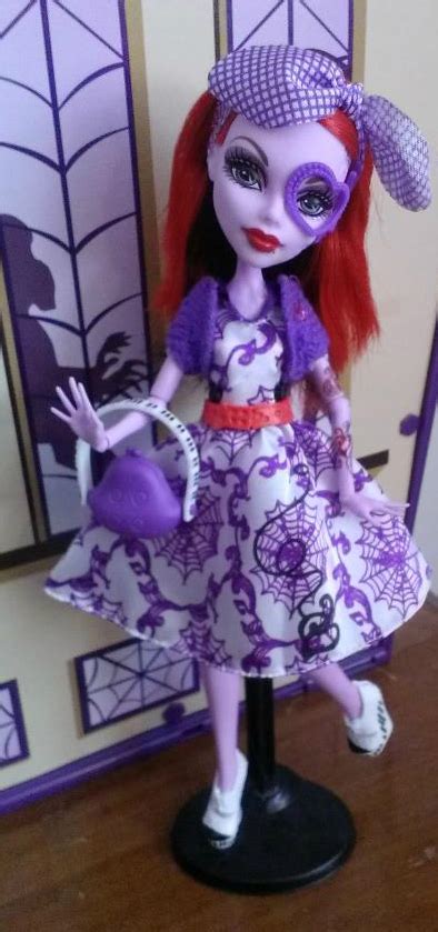 Dolls Within Pictures: Operetta Deluxe Fashion Review