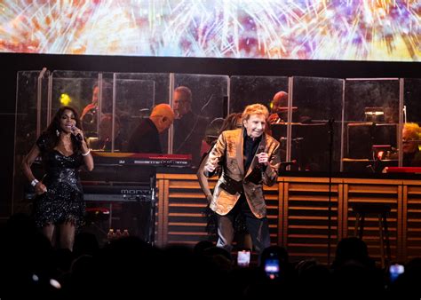 Concert Photos: Barry Manilow Brings Hits! 2023 Tour to Rocket Mortgage ...