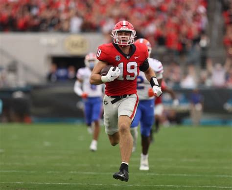 Brock Bowers makes it look easy - UGASports: Georgia Bulldogs Football ...