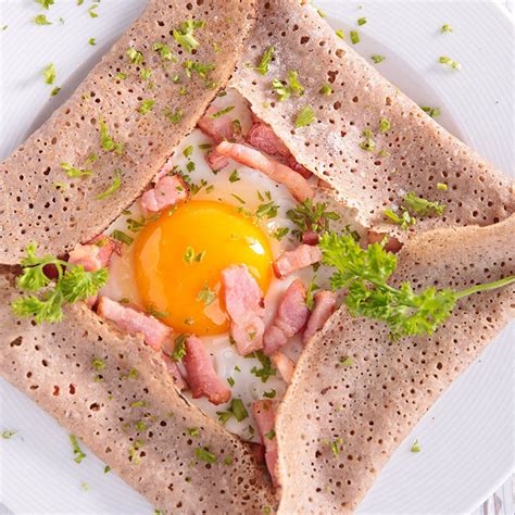 Recette Galettes bretonnes aux lardons et à l'oeuf (facile, rapide)