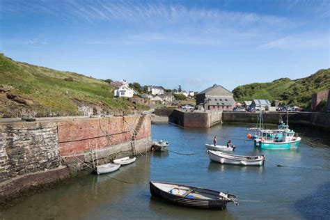 Working fishermen at Porthgain Harbour | Pembrokeshire Moments