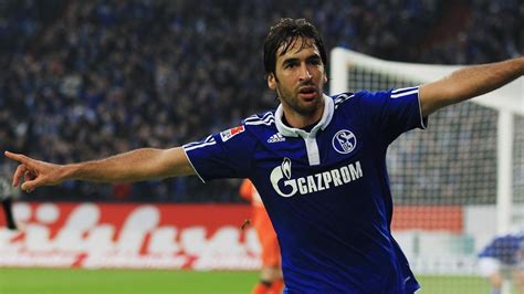 Schalke striker Raúl up for Valencia tie | UEFA Champions League 2010/ ...