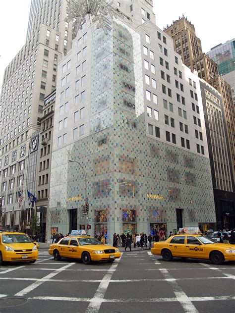 File:Louis Vuitton Fifth Avenue New York City.jpg - Wikimedia Commons