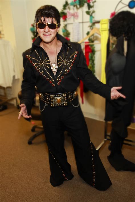 Elvis-Las-Vegas-Costume | www.thelittlevegaschapel.com