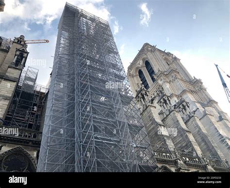 Restoration of notre-dame de paris Stock Photo - Alamy