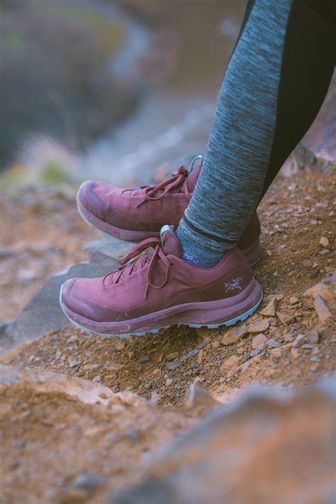 Top 10 Best Hiking Shoes For Women In 2025 - The Wandering Queen