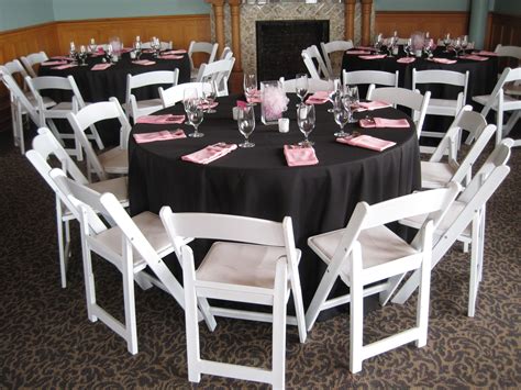 Black Tablecloth and Pink Napkins for a Simple Wedding Table