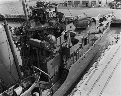 USS Macdonough (DD-351), Mare Island, 1942