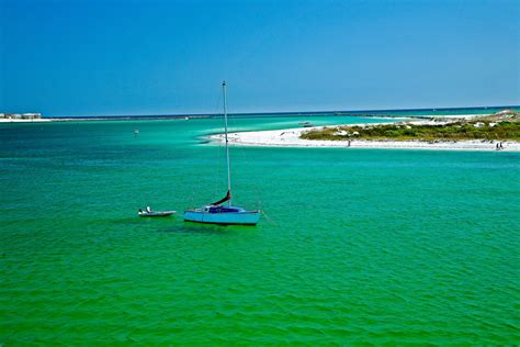 Pin by Emerald Coast Vacation Rentals on Destin area photos | Emerald coast, Vacation rental ...