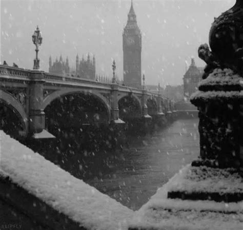 Snowing London GIF - Snowing London Big Ben - Discover & Share GIFs