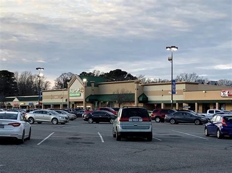 Snapshot: Walmart Neighborhood Market - Little Creek, Norfolk, VA