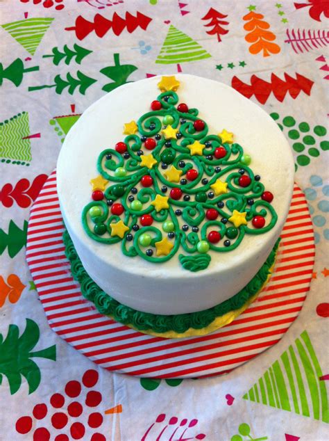 Swirly Christmas Tree cake — Christmas | Christmas cake designs, Easy ...