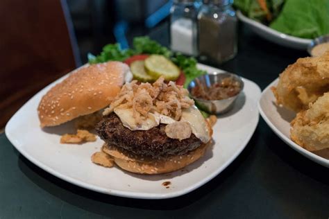 Flip Side: A Restaurant in Hudson, OH - Thrillist