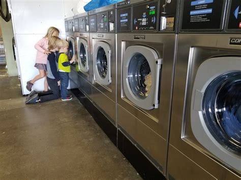 Find a Clean & Affordable Laundromat Near Me