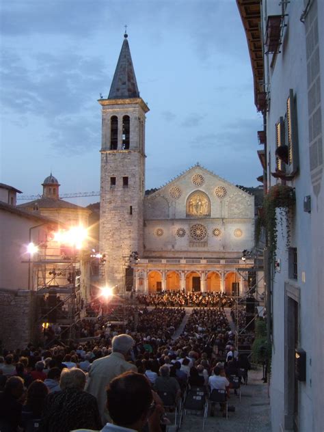 File:Spoleto festival 2008.JPG - Wikimedia Commons