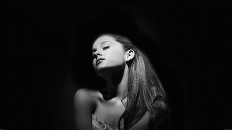 hb19-wallpaper-ariana-grande-dark-music - Papers.co