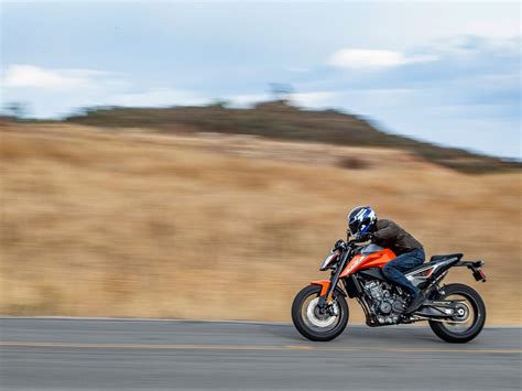 2019 KTM 790 Duke Review | Cycle World