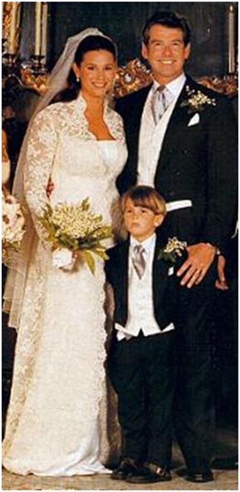 Keely Shaye Smith & Pierce Brosnan | Famous wedding dresses, Celebrity wedding photos, Celebrity ...