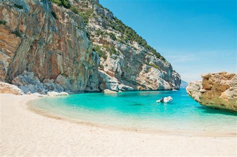 The wild Sardinia: Romantic Spots & Secret Bays - It's All About Italy