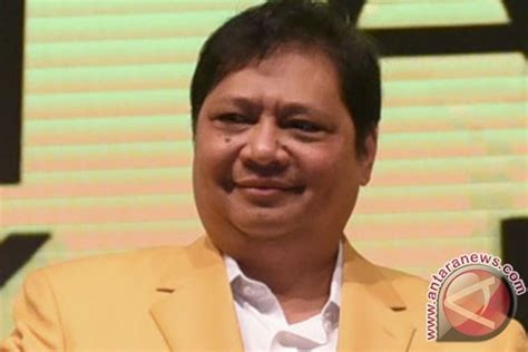 Golkar officially installs Airlangga Hartarto as new chairman - ANTARA News