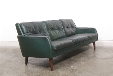 Dark green leather sofa – CHASE & SORENSEN