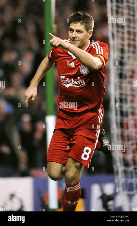 STEVEN GERRARD, LIVERPOOL FC, LIVERPOOL V REAL MADRID, 2009 Stock Photo ...