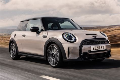 Mini Cooper S 3-door hatch 2021 UK review | Autocar